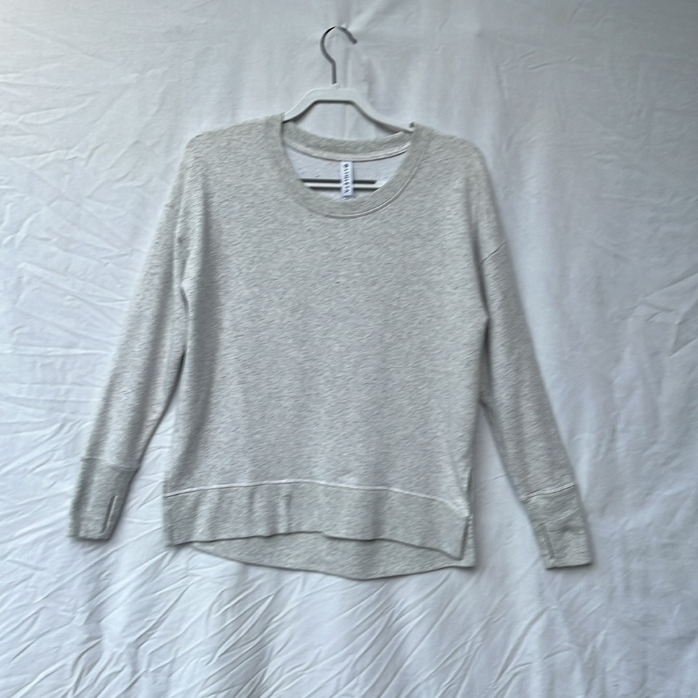 NWOT Athleta Soft Gray Crew Neck Sweatshirt SzMED